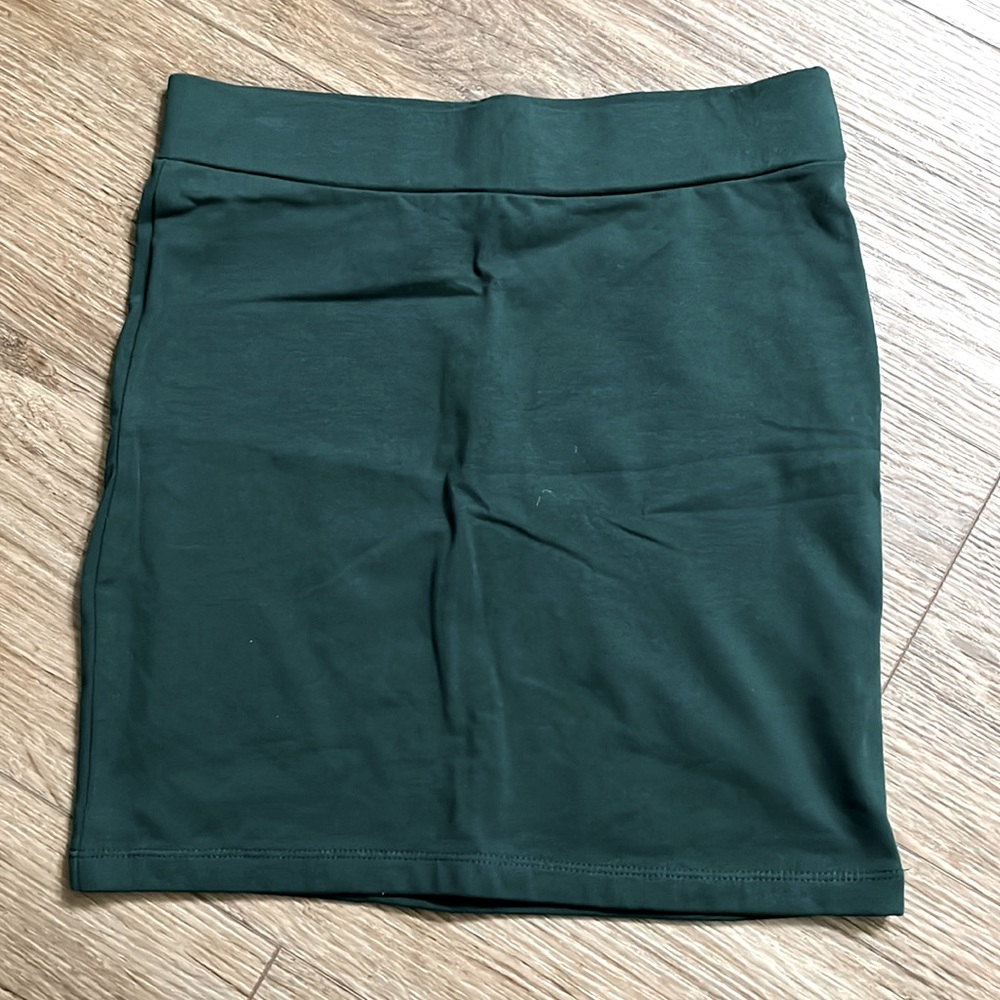 Forever21 size M mini skirt.
